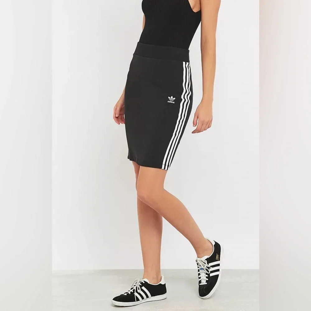 Adidas Originals Bellista Three Stripe Ribbed Black, White & Pink Skirt Small - Picture 4 of 7